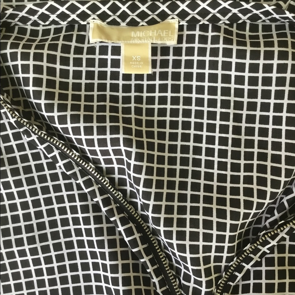 Michael Kors Sleeveless Top - Picture 7 of 7